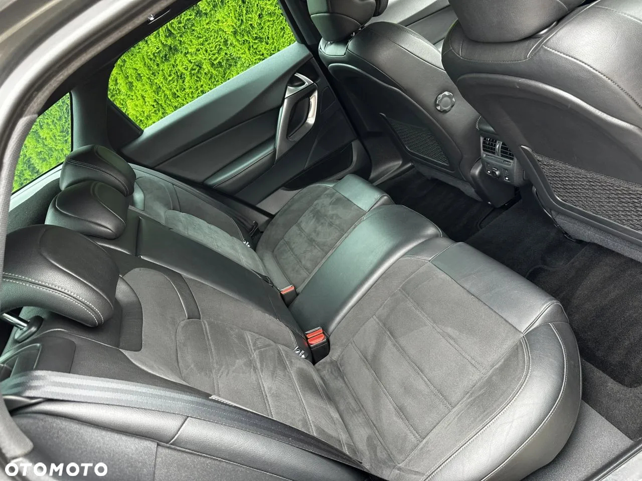 Citroën DS5 e-HDi 115 EGS6 Chic - 19