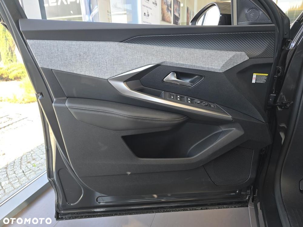 Peugeot 5008 1.2 PureTech mHEV Allure S&S e-DCS6 - 11