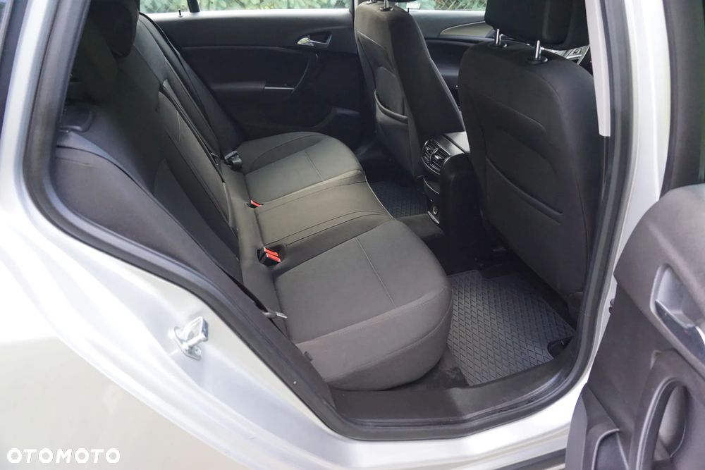 Opel Insignia 1.6 Turbo Design Edition - 17
