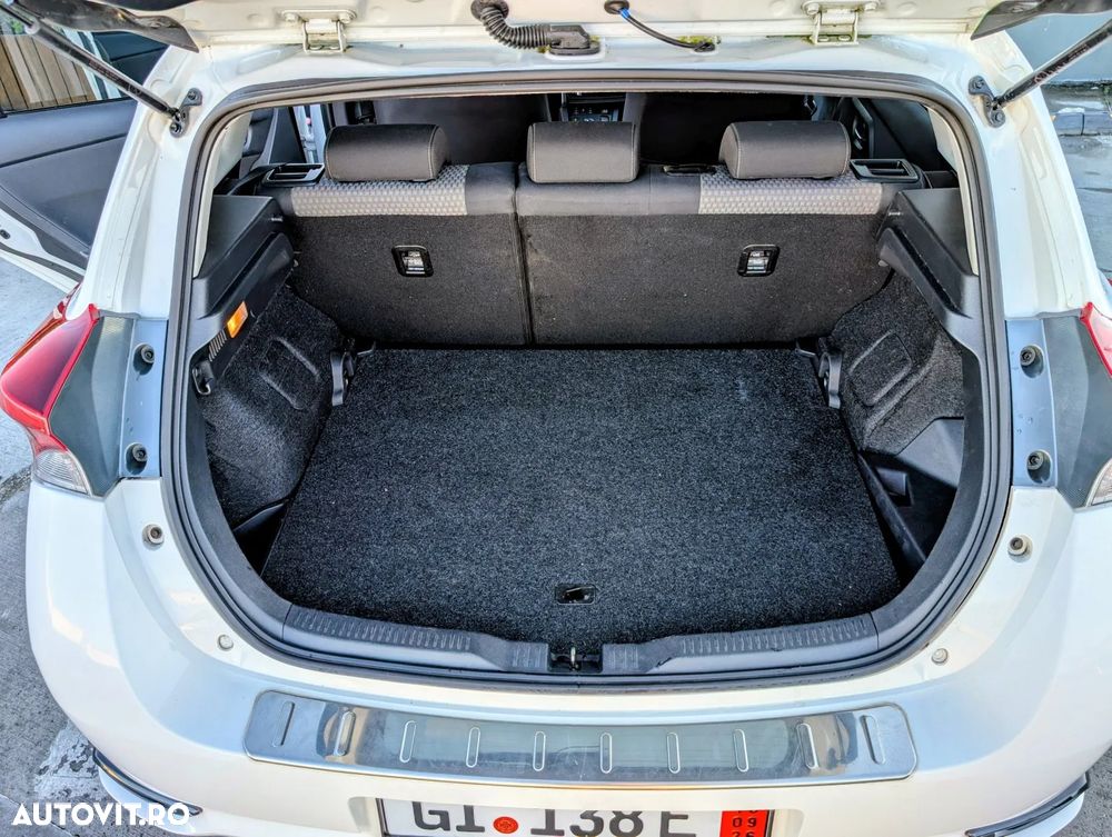 Toyota Auris 1.8 L VVT-i Sol - 14