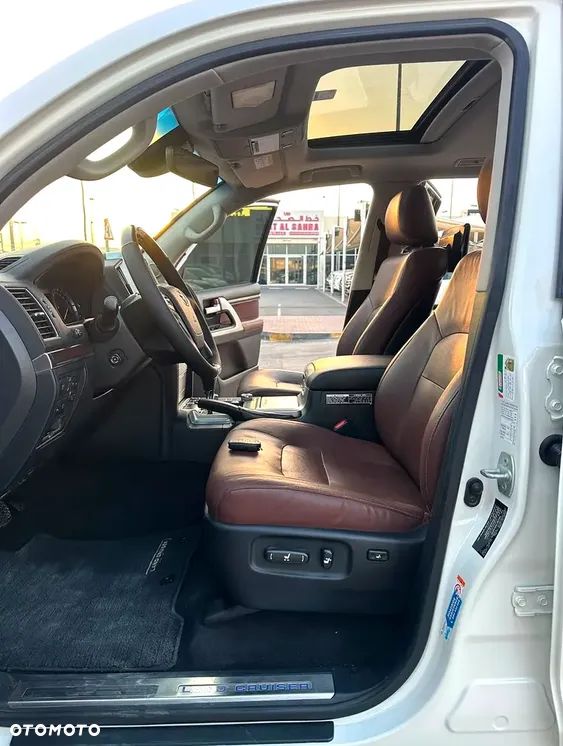 Toyota Land Cruiser - 5
