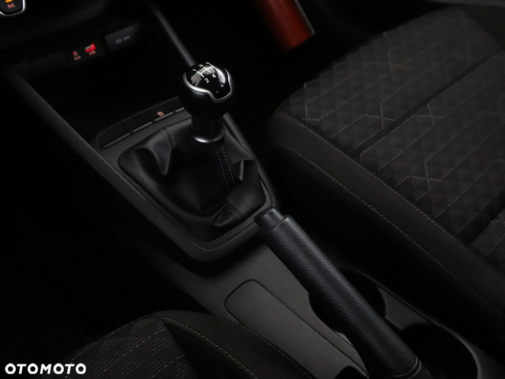 Kia Rio 1.2 Attract - 27