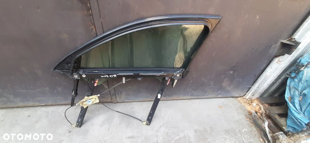 AUDI A6 C6 Ramka szyba stelaż Podnośnik szyby  PRAWY 4f0837630b 50923260 - 3