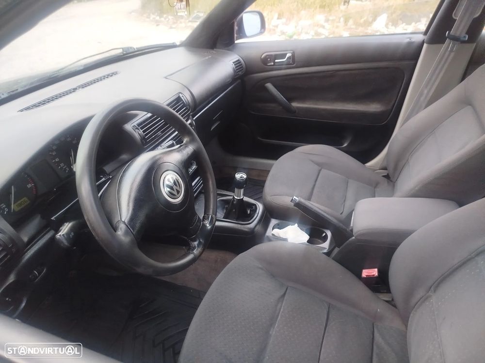 VW Passat 1.9 TDi Confortline Top - 12