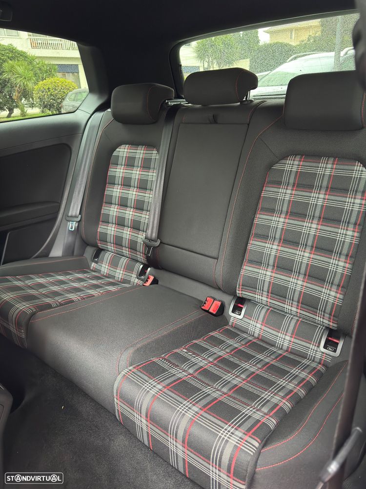 VW Golf GTI Performance BlueMotion DSG - 11