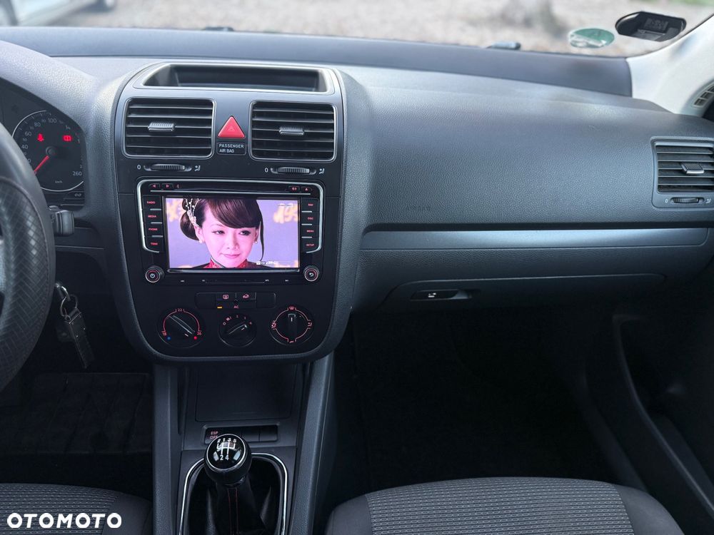 Volkswagen Golf 1.9 TDI DPF Trendline BlueMotion - 19