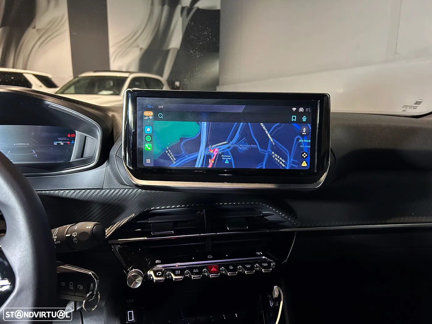 Peugeot 2008 1.2 PureTech Allure EAT8 - 30