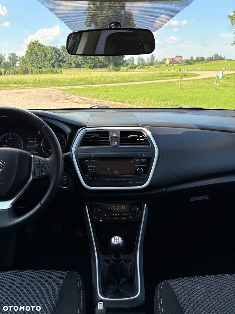 Suzuki SX4 1.6 Comfort Plus - 18