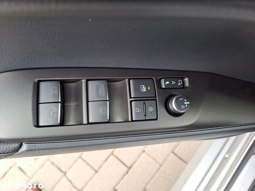 Toyota Camry - 13
