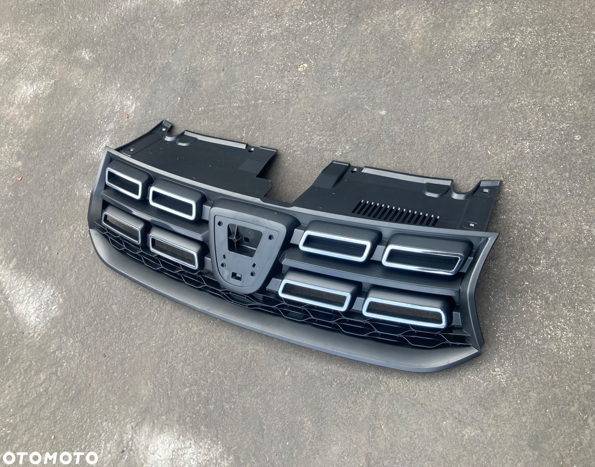 Dacia Sandero II Logan 2 II LIFT stepway mcv Nowy ( lekko uszczerbiony) ORYGINALNY GRILL ATRAPA chłodnicy oryginał Wwa - 2