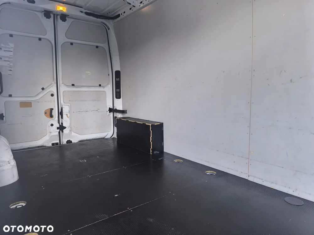 Nissan INTERSTAR - 25