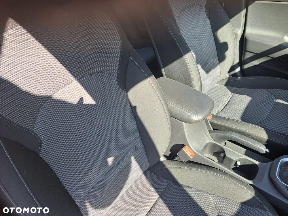 Hyundai i30 1.5 DPI Classic + - 13