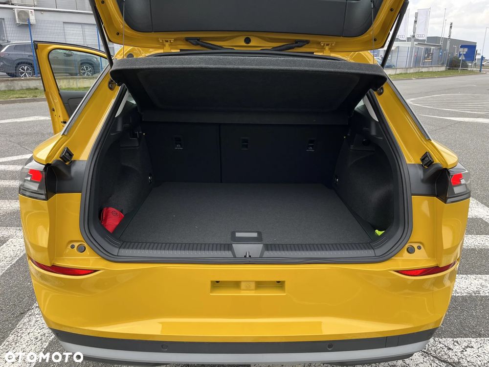 Volkswagen T-Roc 1.5 eTSI Trend DSG - 17