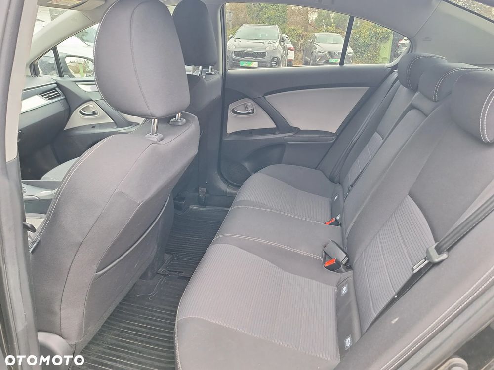 Toyota Avensis 1.8 Premium MS - 9