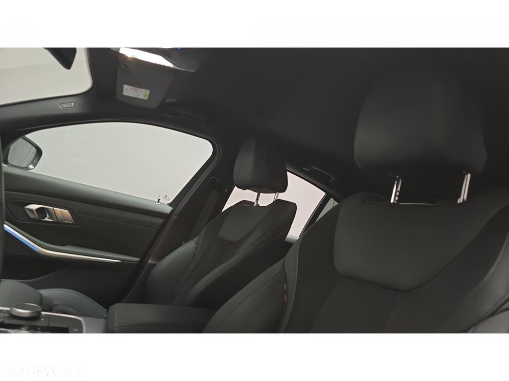 BMW Seria 3 - 18