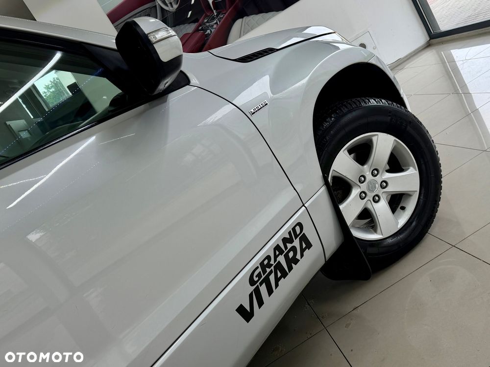 Suzuki Grand Vitara 1.6 Black&White - 40