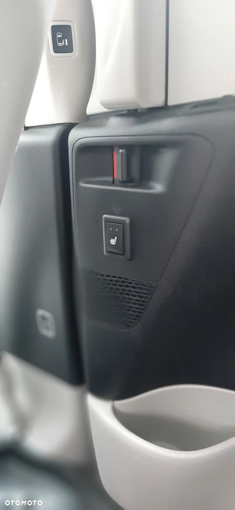 Chrysler Pacifica - 13