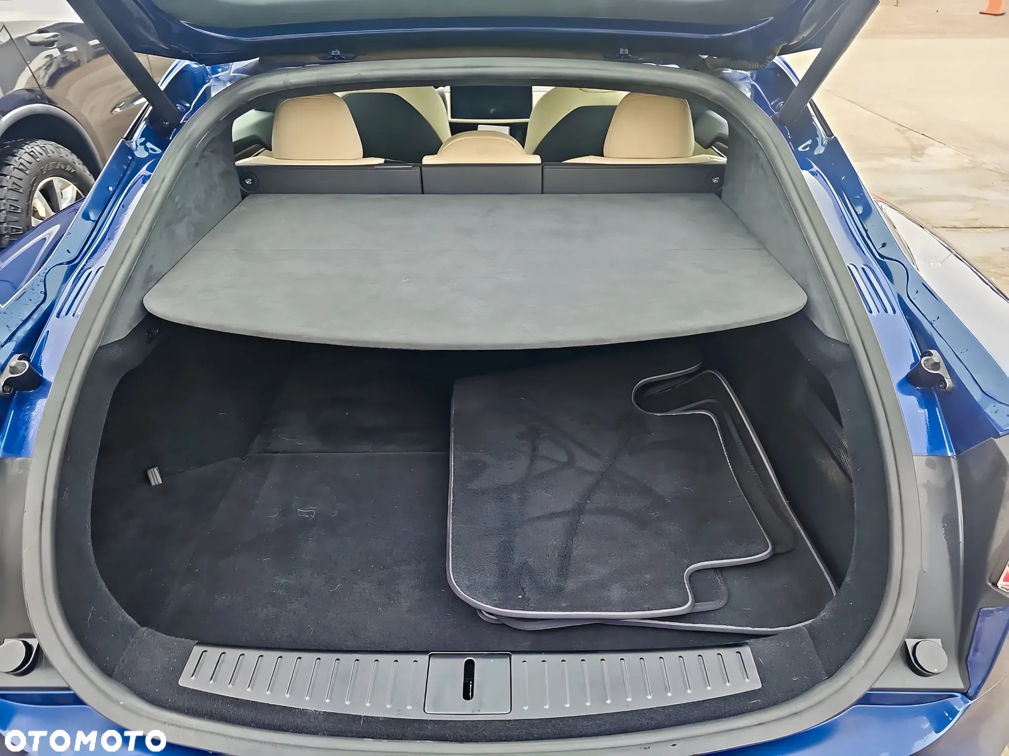 Tesla Model S Performance - 11