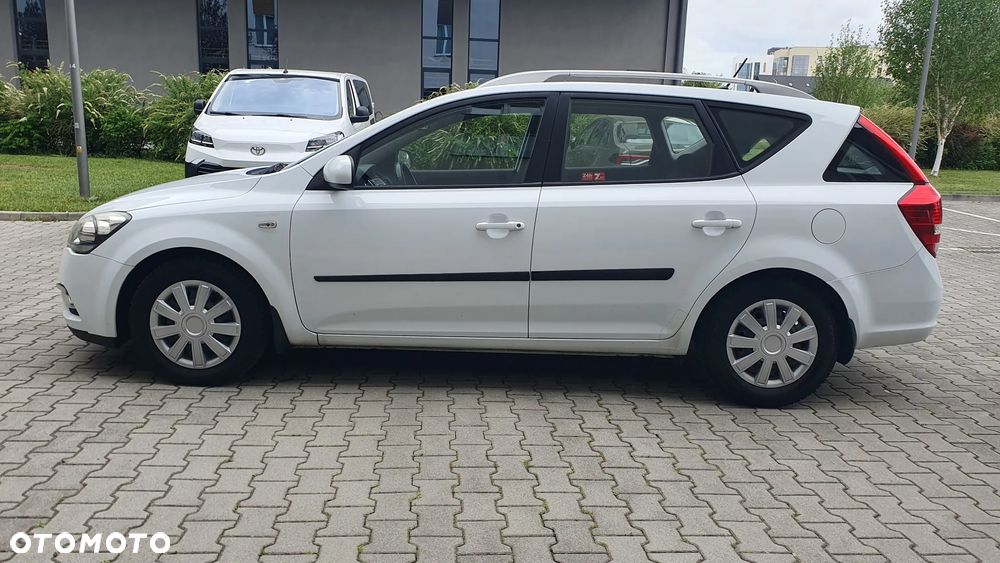 Kia Ceed - 4