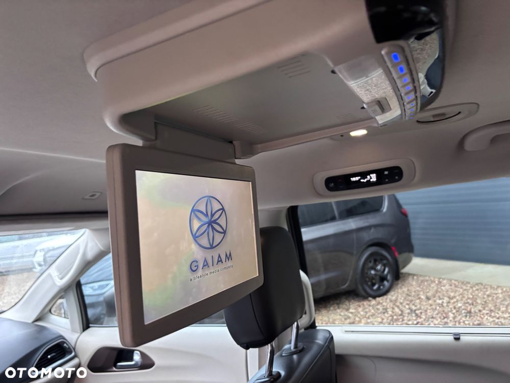 Chrysler Pacifica - 17