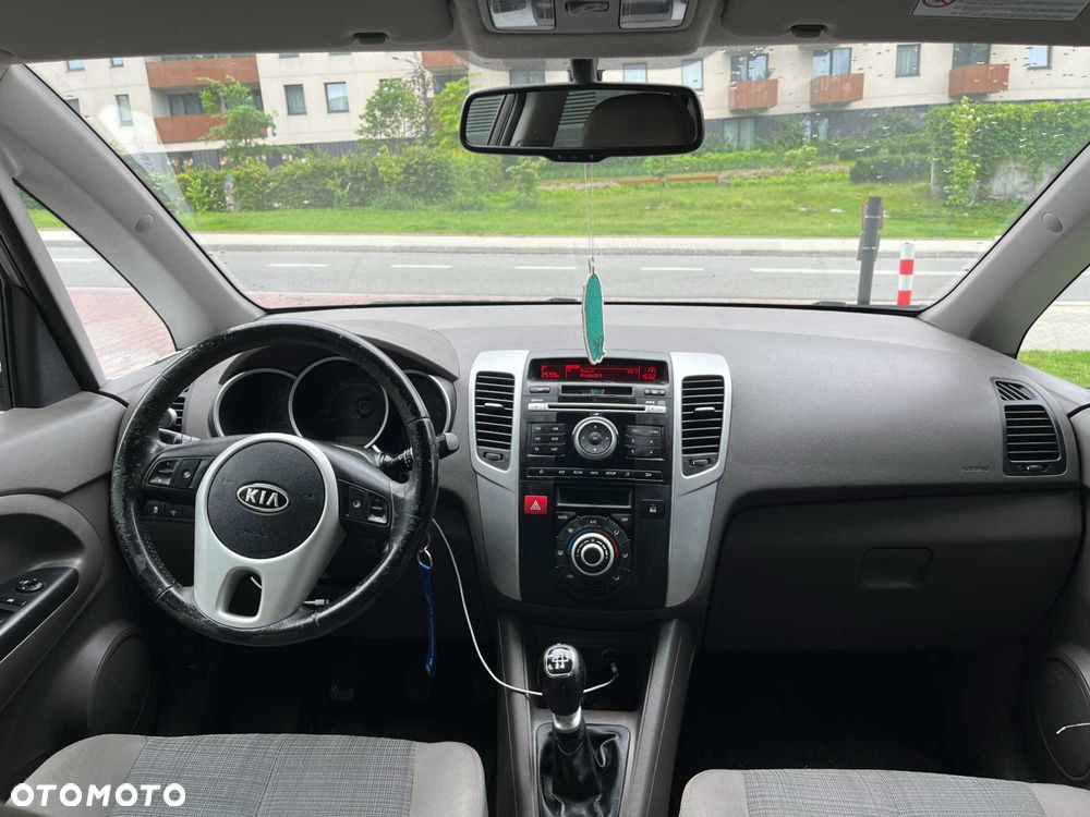 Kia Venga - 7