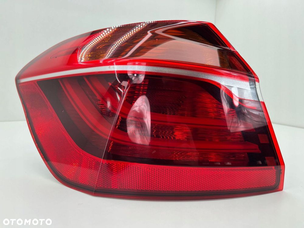 BMW 2 F45 LCI LAMPA LEWA W BŁOTNIK TYŁ 7491335 - 1