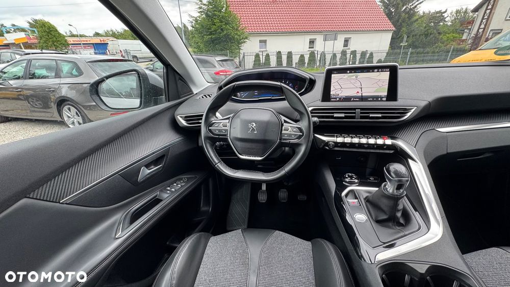 Peugeot 3008 1.2 PureTech Allure S&S - 10