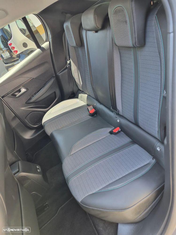 Peugeot 208 1.2 PureTech Allure - 14