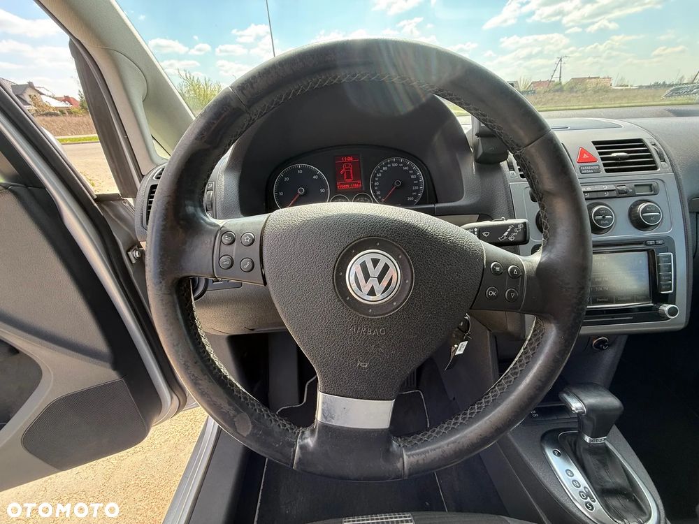 Volkswagen Touran 2.0 TDI DSG United - 18