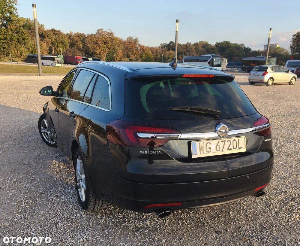 Opel Insignia 2.0 T SportsTourer 4x4 ecoFLEX Start/Stop - 17
