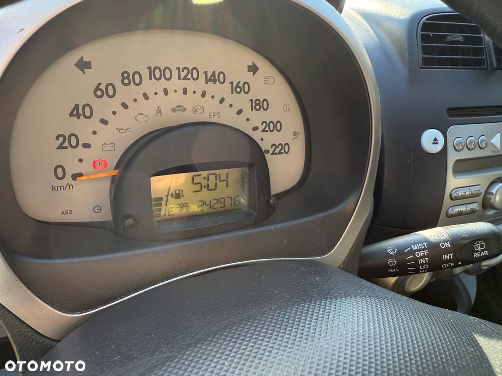 Daihatsu Sirion 1.3 - 12