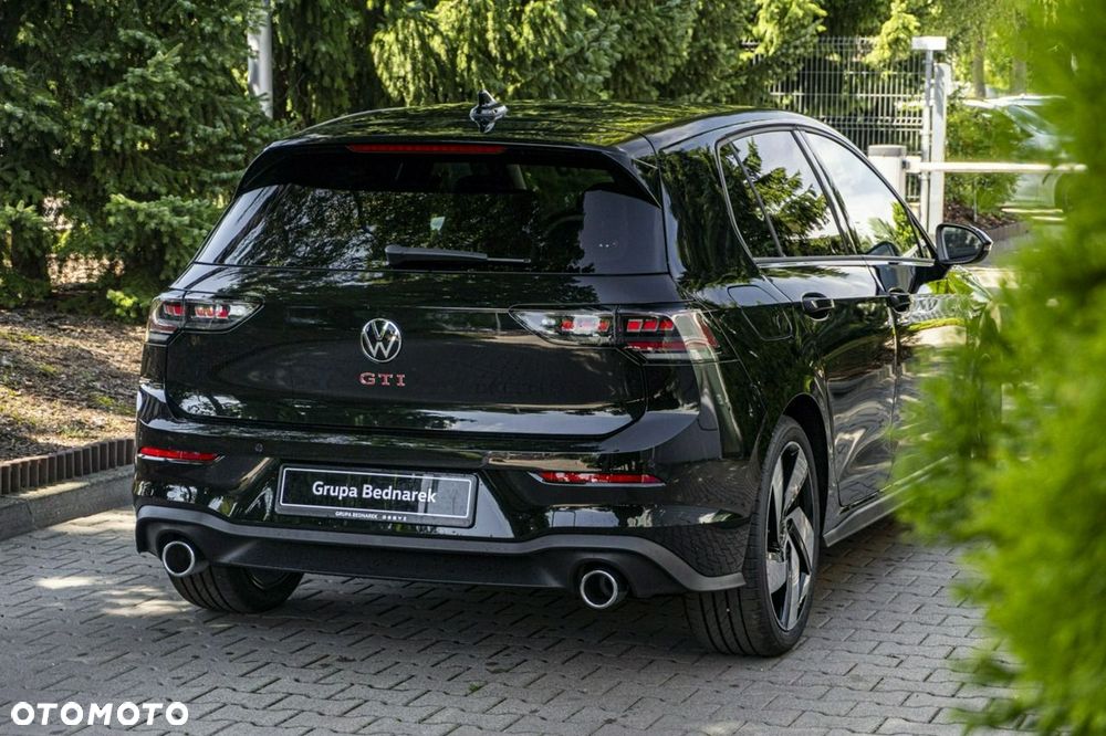 Volkswagen Golf - 11