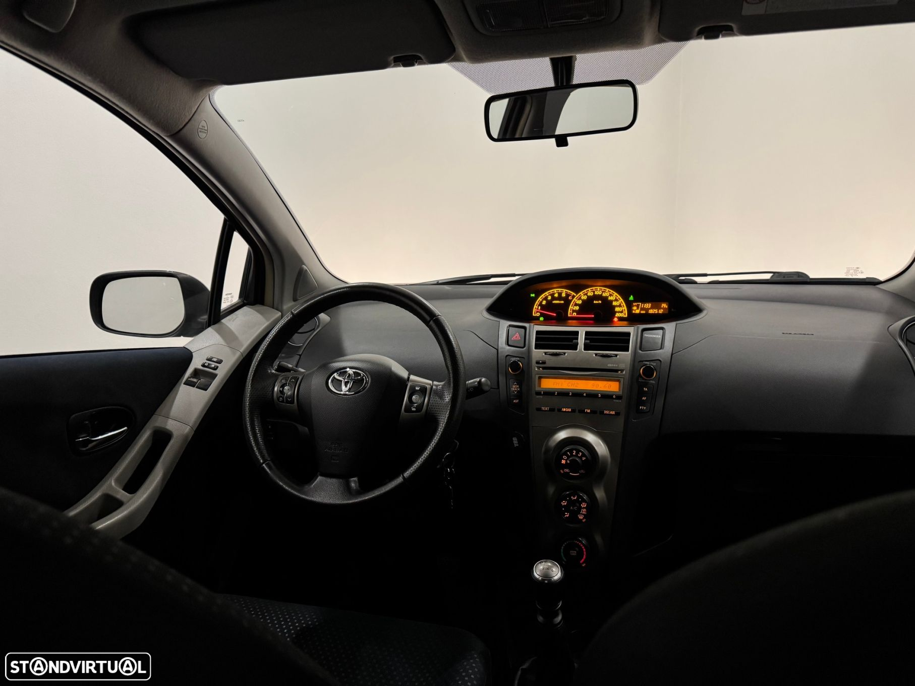 Toyota Yaris - 28