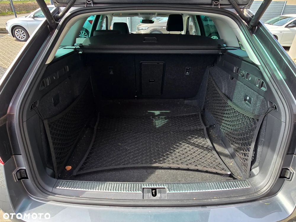 Skoda Superb 2.0 TDI SCR Style DSG - 37