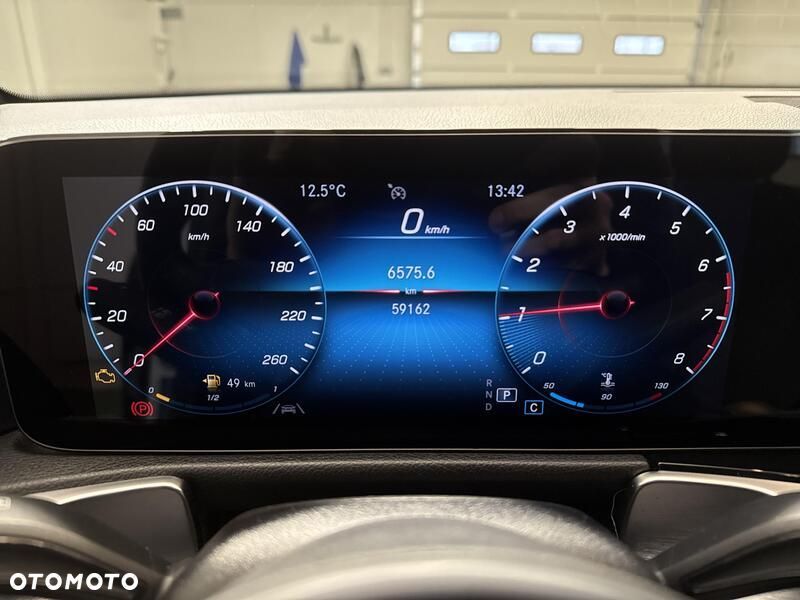 Mercedes-Benz GLB 200 7G-DCT - 14