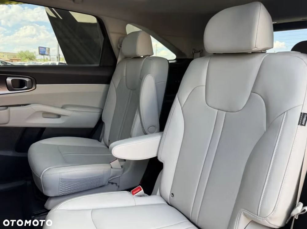 Kia Sorento - 30