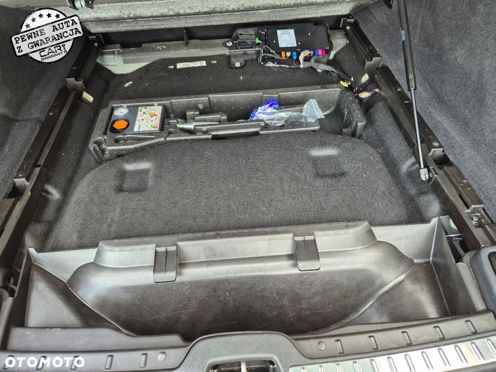 Volvo V90 T8 Twin Engine AWD Geartronic R Design - 28