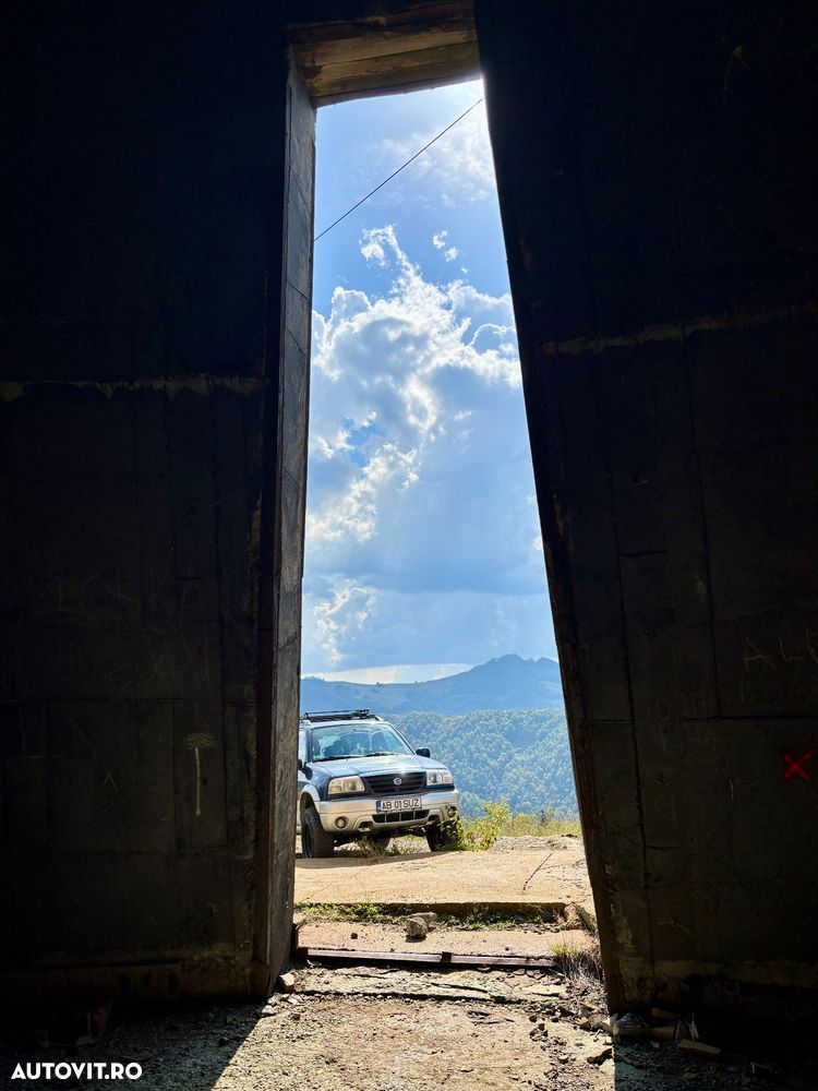 Suzuki Grand Vitara 2.0i - 15