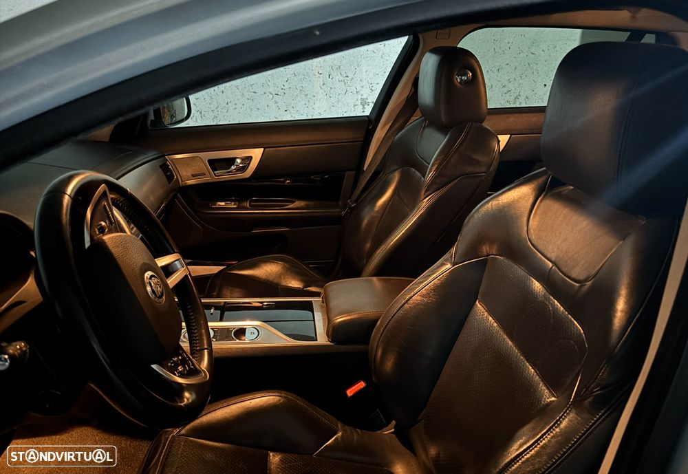 Jaguar XF Sportbrake 2.2 D Premium Luxury - 5