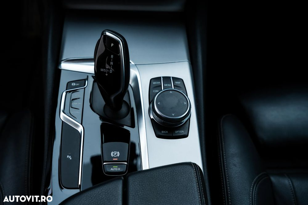 BMW Seria 5 520d Aut. - 8