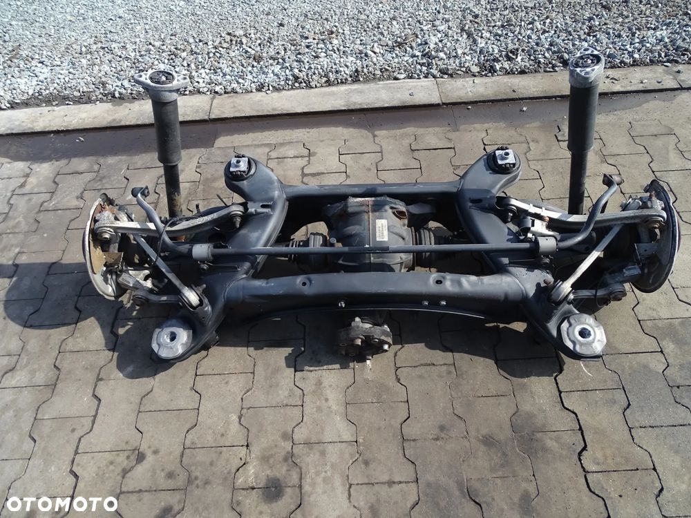 MERCEDES C KLASA W205 Belka zawieszenia tył sanki komplet - 5