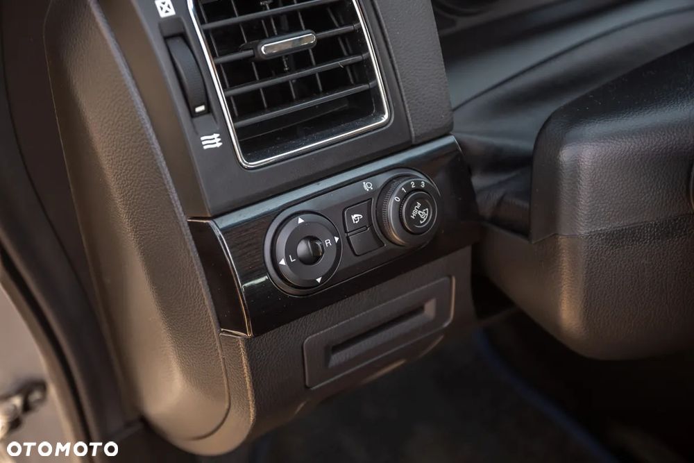 Chevrolet Captiva - 26