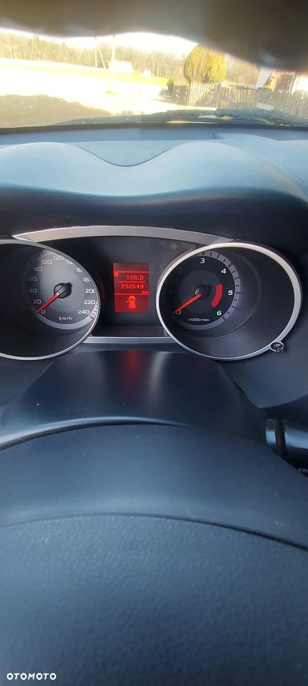 Mitsubishi Outlander 2.0 DID Instyle - 3