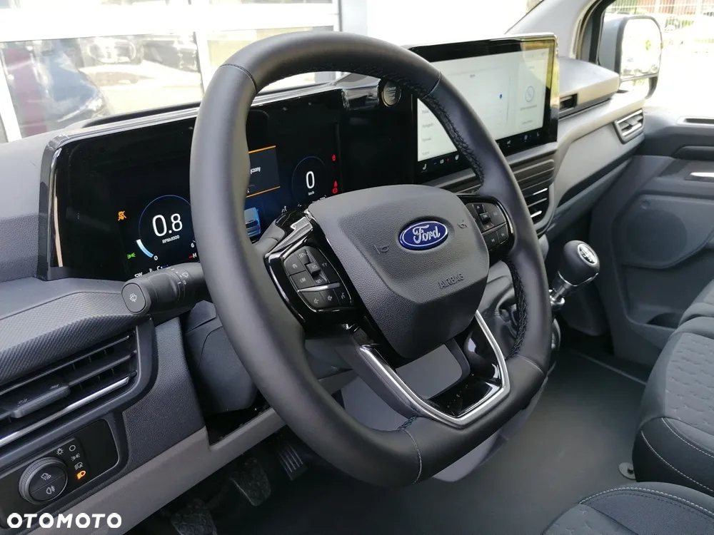 Ford CUSTOM VAN LIMITED - 24