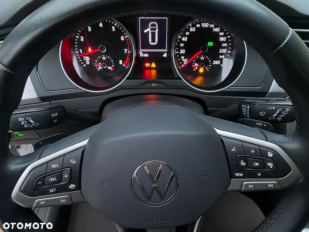 Volkswagen Passat - 25