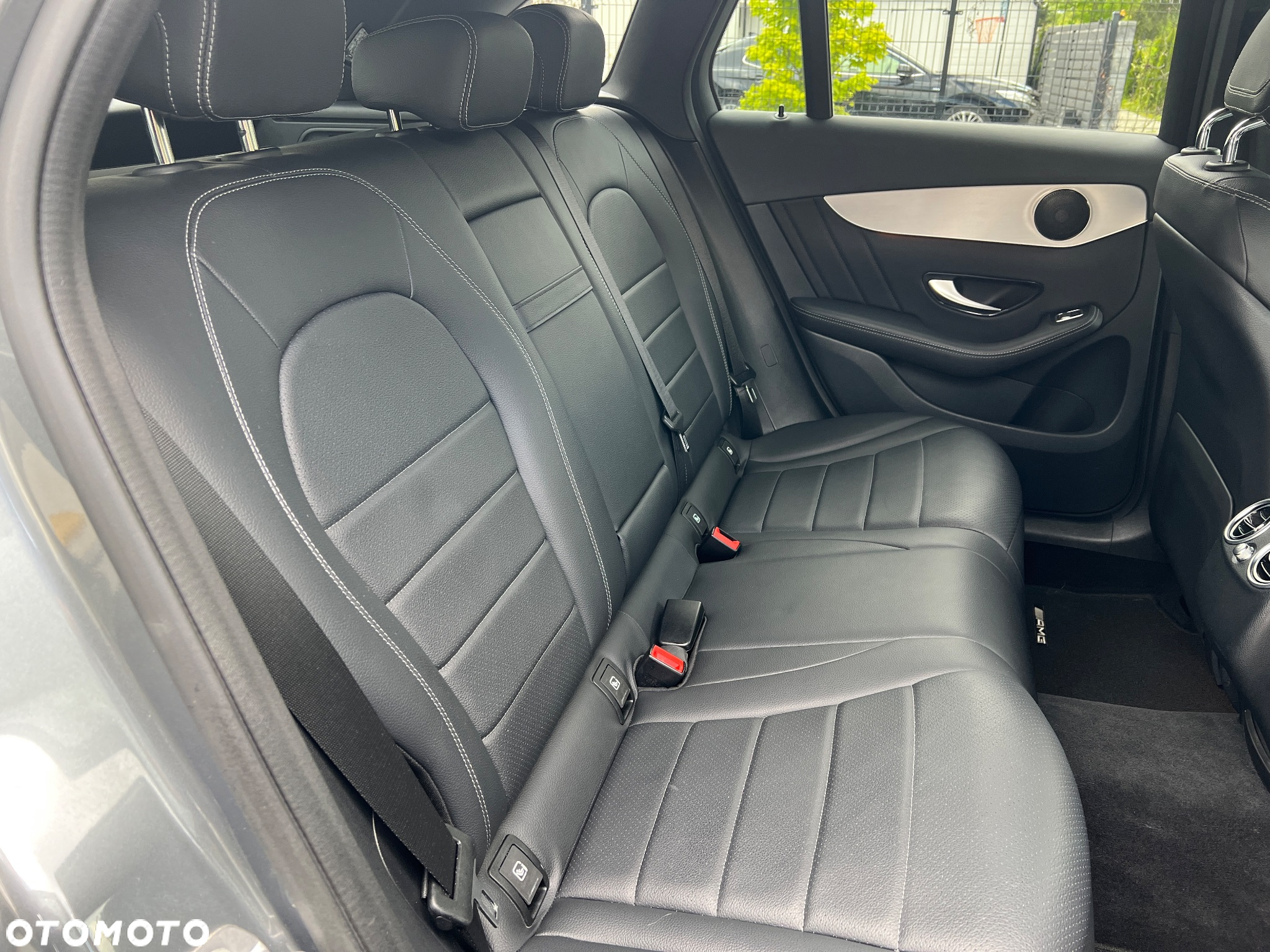 Mercedes-Benz GLC 250 4Matic 9G-TRONIC AMG Line - 22