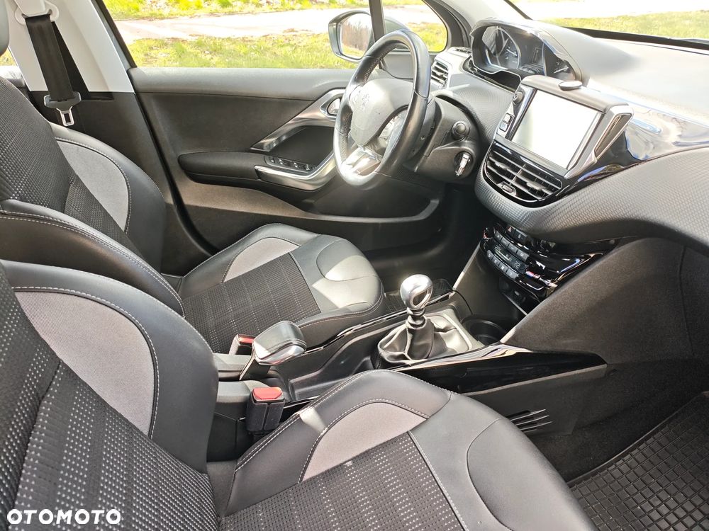 Peugeot 2008 BlueHDi FAP 120 STOP & START Allure - 28