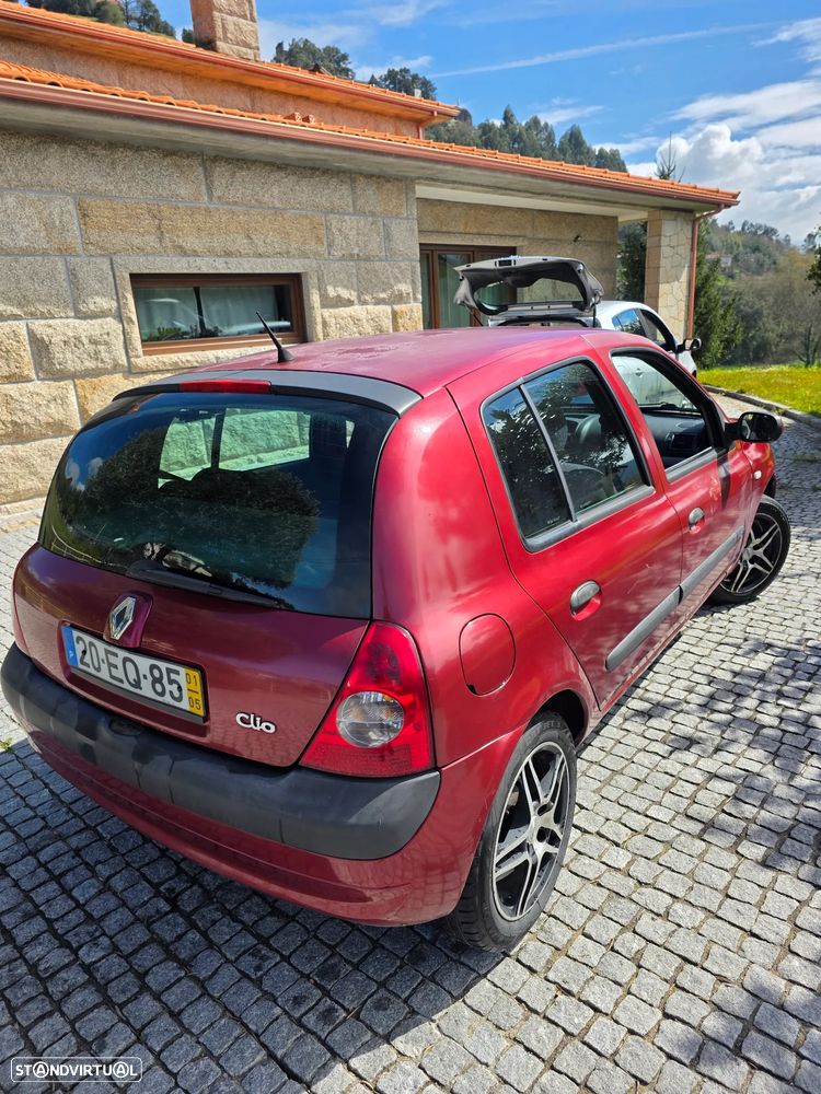 Renault Clio - 12
