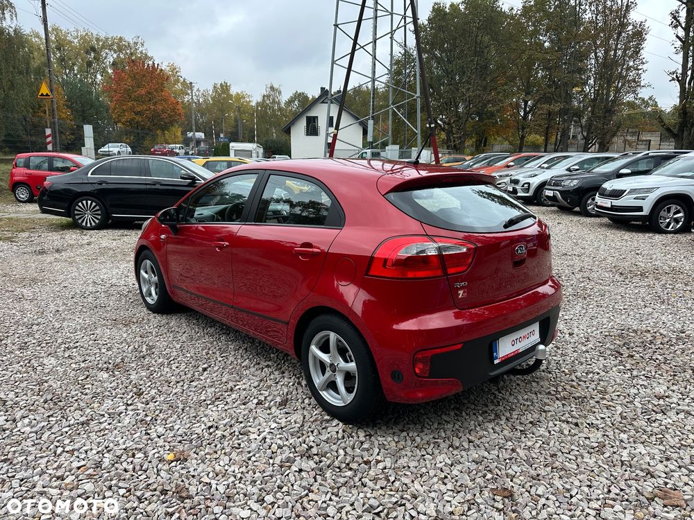 Kia Rio 1.2 L - 3