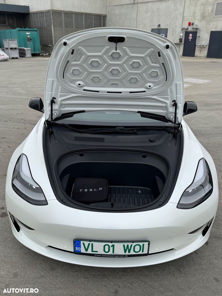 Tesla Model 3 - 14